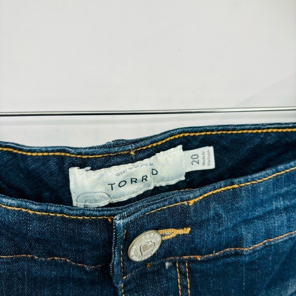 Torrid Dark Wash Distressed Jean Shorts - Picture 3 of 4